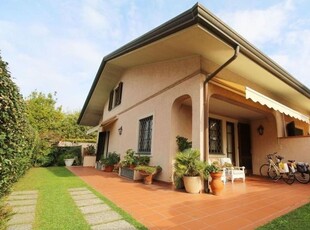 Villa in vendita a Forte dei Marmi