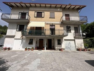 Villa in vendita a Fossato Di Vico