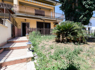 villa in vendita a Guidonia Montecelio