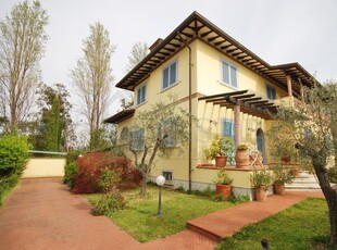 Villa in vendita a Pietrasanta