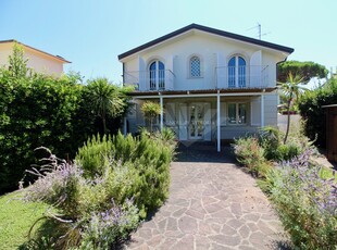 Villa in vendita a Pietrasanta