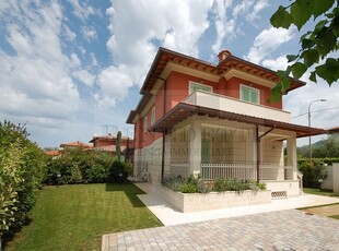 Villa in vendita a Pietrasanta