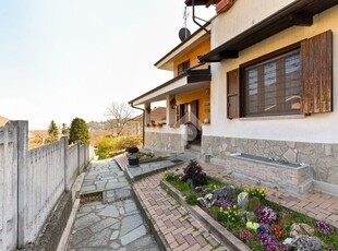 Villa in vendita a Rubiana