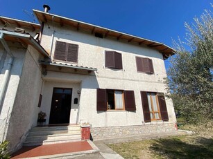 Villa in vendita a Tuoro Sul Trasimeno