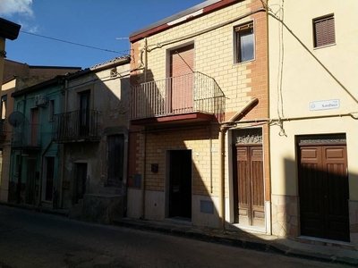 Casa singola in Via Sambuci 21 a Nissoria