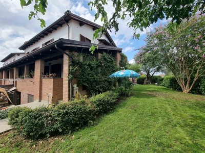 Villa bifamiliare in vendita a Gossolengo Piacenza Settima