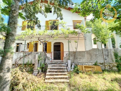 Villa in vendita a Muro Lucano Potenza Capodigiano