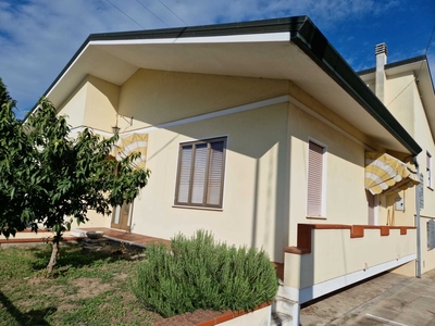 Casa indipendente con giardino a Pontecchio Polesine