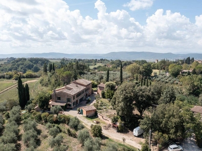 Rustico con terrazzo a Siena