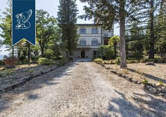 Villa in vendita 8 Stanze da letto a Rignano Sull'arno