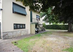 Villa - Divisa in due unità a Sud, Lucca