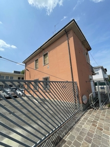 Casa indipendente da ristrutturare a Modena
