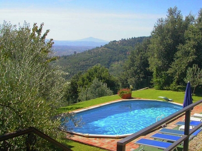 Spazioso cottage a Cortona con piscina