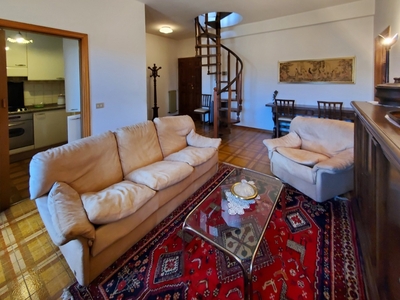 Appartamento in Via Marconi, Capolona, 5 locali, 2 bagni, 100 m²