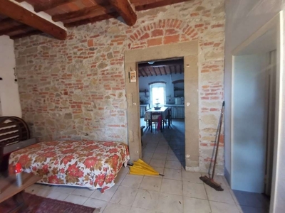 Appartamento a Civitella in Val di Chiana, 8 locali, 180 m² in vendita