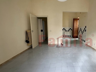 Appartamento a Mugnano del Cardinale, 5 locali, 1 bagno, 81 m²