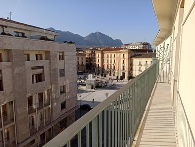Appartamento ad Avellino, 5 locali, 3 bagni, 171 m², 5° piano
