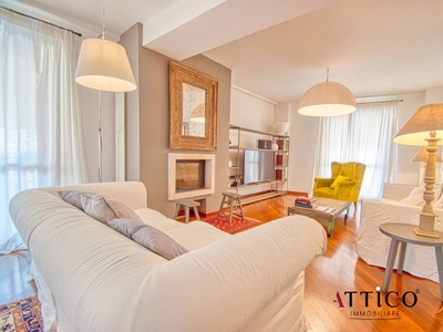 Appartamento ad Avellino, 7 locali, 2 bagni, 210 m², ottimo stato