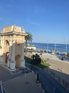 Appartamento in Affitto a Finale Ligure Piazza Vittorio Emanuele II