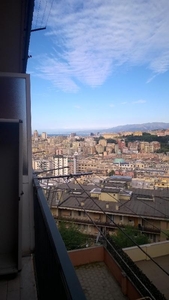 Appartamento in Affitto a Genova Via Donaver