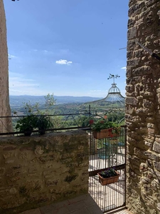 Palazzo - Stabile in Affitto a Gualdo Cattaneo Loc. San Terenziano