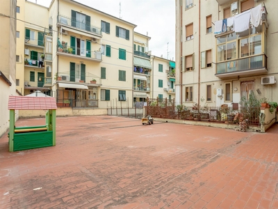 Appartamento in Alessandro Guardini in zona Pietà a Prato