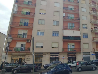Appartamento in PIAZZA MARCONI, Locorotondo, 5 locali, 2 bagni, 120 m²
