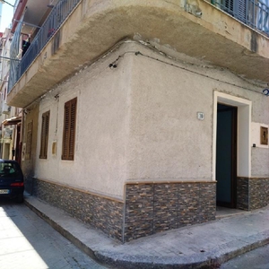 Appartamento in Vendita a Campofelice di Roccella via Matteotti n.10