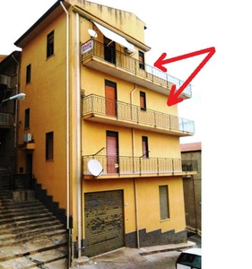 Appartamento in Vendita a Campofelice di Roccella via Santa Maria 41
