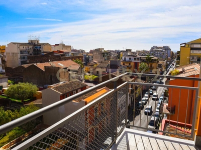 Appartamento in Vendita a Catania Via Duca Degli Abruzzi
