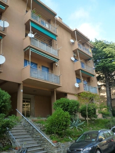 Appartamento in Vendita a Genova via Vesuvio alta