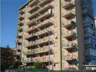 Appartamento in Vendita a Palermo Palermo-Piazza Giuseppe Bandi,