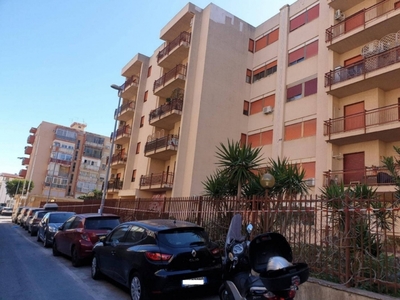 Appartamento in Vendita a Palermo Via Parrini, 16