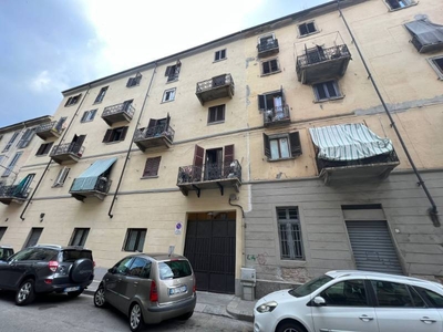 Appartamento in Vendita a Torino Via Bra 2