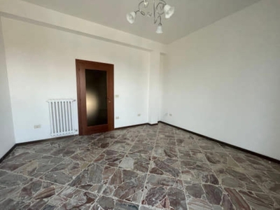 Appartamento in Via Lazio 47, Arezzo, 5 locali, 2 bagni, posto auto
