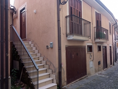 Appartamento in Via melfi, Parolise, 5 locali, 1 bagno, 110 m²
