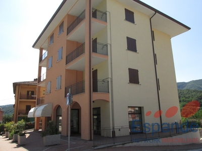 Appartamento in Via provinciale, Monzuno, 5 locali, 2 bagni, arredato
