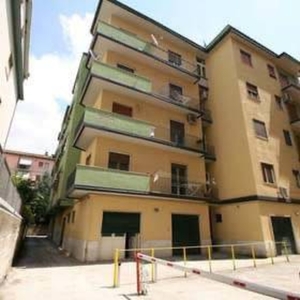 Appartamento in Viale mellusi, Benevento, 6 locali, 2 bagni, 120 m²