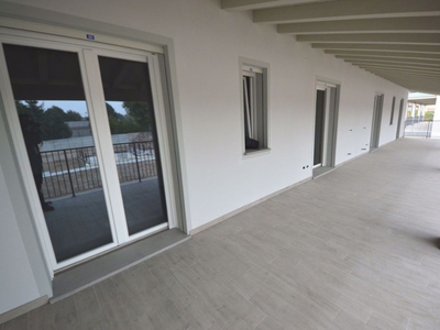 Bilocale in Via Buffalora 88, Brescia, 1 bagno, posto auto, 80 m²