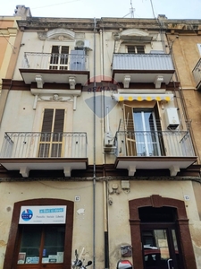 Bilocale in Via Francesco Petrelli, Bari, 1 bagno, 59 m², 2° piano