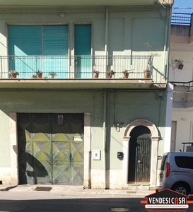 Box - Garage - Posto Auto in Vendita a Adelfia Via Valenzano