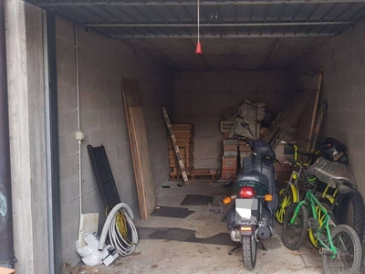 Box - Garage - Posto Auto in Vendita a Lainate