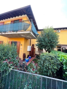 Casa Bi - Trifamiliare in Vendita a Brescia