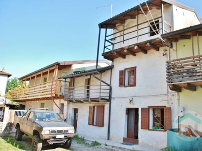 Casa Bi - Trifamiliare in Vendita a Cormons Cormons