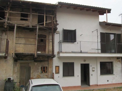 Casa Bi - Trifamiliare in Vendita a Fontaneto d'Agogna Cacciana