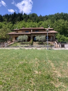 Casa Bi - Trifamiliare in Vendita a Montecalvo in Foglia Via Monte Rosa