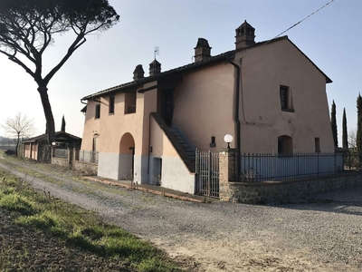 Casa colonica a Cortona, 14 locali, 5 bagni, arredato, 330 m²