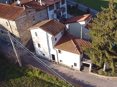Casa indipendente a Castel Focognano, 5 locali, 1 bagno, 110 m²