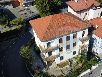 Casa indipendente a Darfo Boario Terme, 19 locali, giardino privato