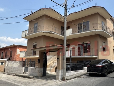 Casa indipendente a Mugnano del Cardinale, 8 locali, 5 bagni, 600 m²